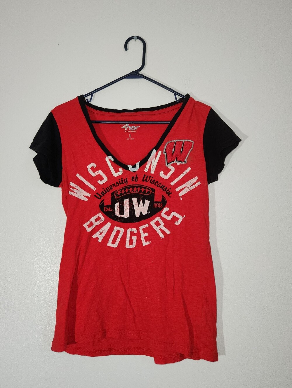 Women's University of Wisconsin Badgers Red & Black V-Neck Tee